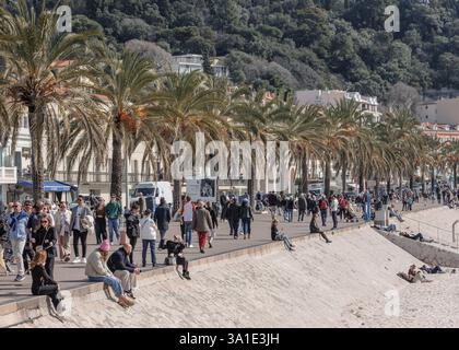 Saint Ouen, Parigi, Francia. 8 marzo 2025. La Promenade des Anglais o Prom' è un viale lungo il lungomare di fronte alla Baia degli Angeli, a Nizza. (Credit Image: © Sadak Souici/ZUMA Press Wire) SOLO PER USO EDITORIALE! Non per USO commerciale! Foto Stock