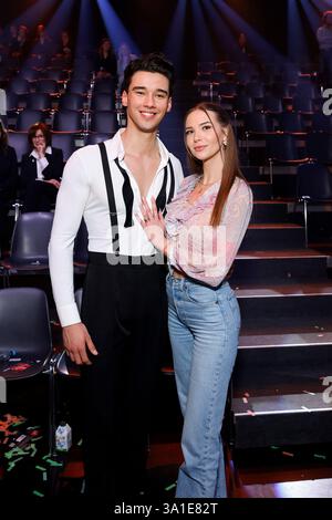 Golfprofi Diego Pooth und Seine Freundin Model Louisa Büscher bei der 18. Staffel der RTL-Tanzshow consente di ballare al coloneum. Köln, 07.03.2025 NRW Deutschland *** il golfista professionista Diego Pooth e la sua fidanzata modella Louisa Büscher alla diciottesima stagione dello spettacolo di danza RTL Lets Dance in the Coloneum Cologne, 07 03 2025 NRW Germania Copyright: XChristophxHardtx Foto Stock