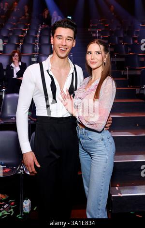Golfprofi Diego Pooth und Seine Freundin Model Louisa Büscher bei der 18. Staffel der RTL-Tanzshow consente di ballare al coloneum. Köln, 07.03.2025 NRW Deutschland *** il golfista professionista Diego Pooth e la sua fidanzata modella Louisa Büscher alla diciottesima stagione dello spettacolo di danza RTL Lets Dance in the Coloneum Cologne, 07 03 2025 NRW Germania Copyright: XChristophxHardtx Foto Stock