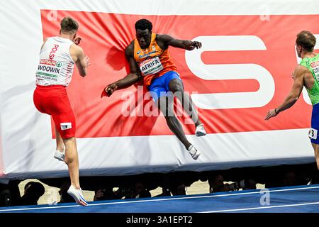 Apeldoorn, Paesi Bassi. 8 marzo 2025. APELDOORN, PAESI Bassi - 8 MARZO: Elvis Afrifa dei Paesi Bassi gareggia nei 60m maschili durante la terza giornata dei Campionati europei di atletica leggera indoor a Omnisport Apeldoorn l'8 marzo 2025 ad Apeldoorn, Paesi Bassi. (Foto di Andy Astfalck/Agenzia BSR) credito: Agenzia BSR/Alamy Live News Foto Stock
