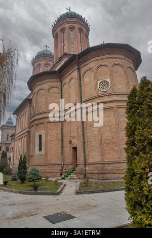Facciata dell'edificio del Monastero di Antim a Bucarest, Romania. Foto Stock