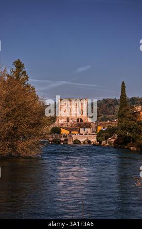 Borghetto sul Mincio uno dei borghi più belli d'Italia. Foto Stock