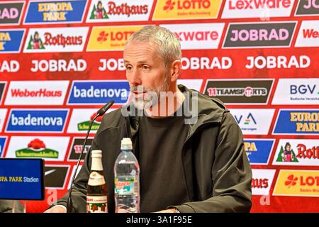 Friburgo, Germania. 8 marzo 2025. Marco Rose (camera e colazione Leipzig, Trainer) bei der Pressekonferenz nach dem Spiel. GER, SC Freiburg - RB Leipzig, Fussball, Bundesliga, 25. Spieltag, Saison 2024/2025, 08.03.2025 NORMATIVE DFL DFB VIETANO QUALSIASI USO DI FOTOGRAFIE COME SEQUENZE DI IMMAGINI E/O QUASI-VIDEO foto: Eibner-Pressefoto/Thomas Hess Credit: dpa/Alamy Live News Foto Stock