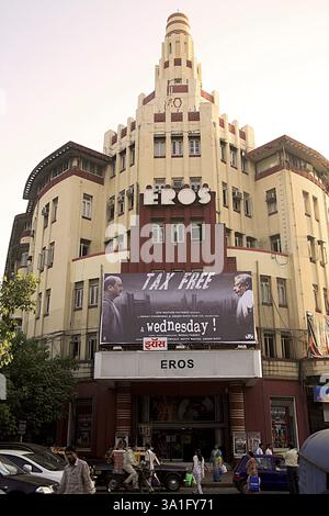 Eros Theatre Bollywood, sala cinematografica con film in hindi e inglese, Churchgate, Bombay Mumbai, Maharashtra, India, Asia Foto Stock