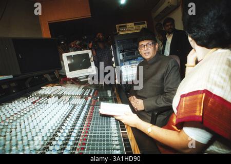 Padmaja Phenani e V.P. SINGH. Vishwanath Pratap Singh Ex primo Ministro della Repubblica dell'India NO MR Foto Stock