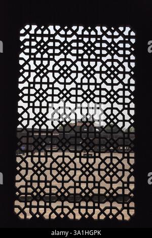 Jali a Diwan-e-Khas a Fatehpur Sikri costruito durante la seconda metà del XVI secolo in arenaria rossa, Agra, Uttar Pradesh, India UNESCO World Herit Foto Stock