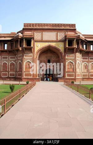 Jahangir Palace all'interno di Red Fort, Agra, Uttar Pradesh, India, Asia Foto Stock