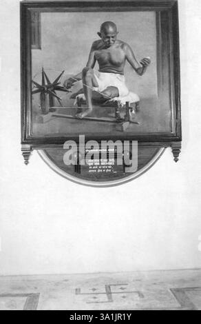 Pittura di Mahatma Gandhi, dal luogo in cui è nato Kirti Mandir, luogo di nascita di Mahatma Gandhi a Porbandar, 1960, India NA MR Foto Stock