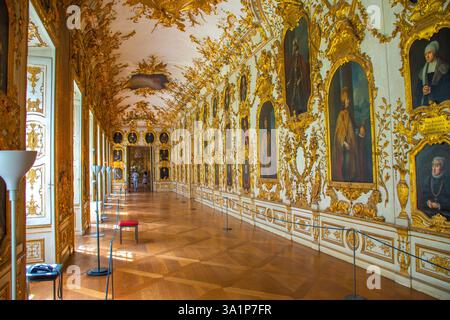 Una cabina decorata splendidamente presso il Museo Residenz di Monaco, Germania. Foto Stock