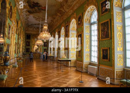 Una cabina decorata splendidamente presso il Museo Residenz di Monaco, Germania. Foto Stock