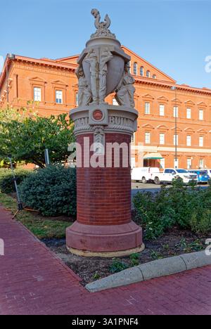 Il National Building Museum si trova all'angolo tra F Street NW e 4th Street NW. Foto Stock