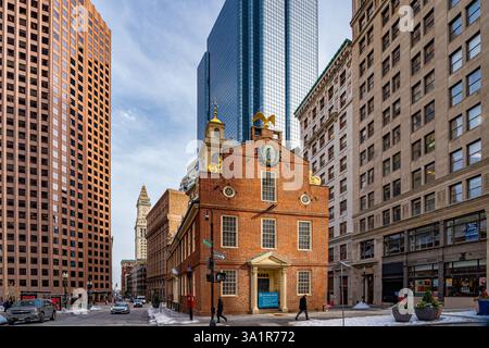 Boston, Massachusetts, USA - 12 febbraio 2025 - l'Old State House di Boston, un punto di riferimento storico nazionale e parte del Freedom Trail Foto Stock