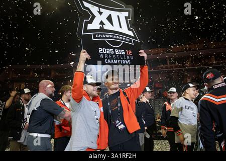 Tulsa, Oklahoma, Stati Uniti. 10 marzo 2025. REECE WITCRAFT e BRAEDEN THOMPSON detennero il titolo di coppia durante la sessione quattro dei Big 12 Wrestling Championships 2025 al BOK Center di Tulsa, Oklahoma. (Credit Image: © Daniel McGregor-Huyer/ZUMA Press Wire) SOLO PER USO EDITORIALE! Non per USO commerciale! Foto Stock