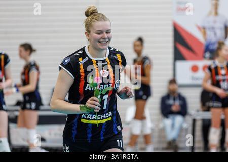 Erfurt, Germania. 8 marzo 2025. Pauline Martin (MTV Stuttgart, 11) beim Einlaufen, 08.03.2025, Erfurt (Deutschland), pallavolo, 1) Bundesliga Frauen, Schwarz-Weiss Erfurt - Allianz MTV Stoccarda credito: dpa/Alamy Live News Foto Stock
