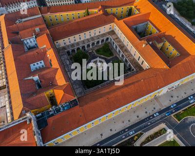 Vista aerea del Centro storia in piazza Prac do Comercio al tramonto, Lisbona, Portogallo Foto Stock