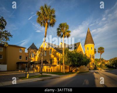 L'antica chiesa battista della città costruita nel 1895 in stile architettonico romanico revival nella storica zona della città vecchia di St Augustine, Florida, USA Foto Stock
