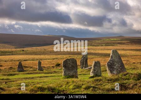 Pietre erette dell'età del bronzo a Scorhill Stone Circle nel Dartmoor National Park, Devon, Inghilterra. Autunno (ottobre) 2024. Foto Stock