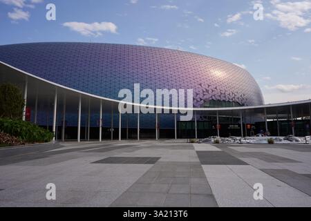 Kai Tak Stadium e Central Square, Hong Kong, 2025 Foto Stock