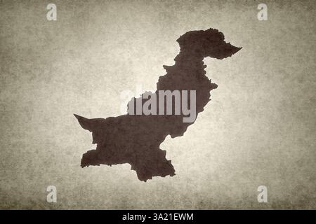 Mappa grunge del Pakistan con la sua bandiera stampata all'interno del suo confine su una vecchia carta. Foto Stock