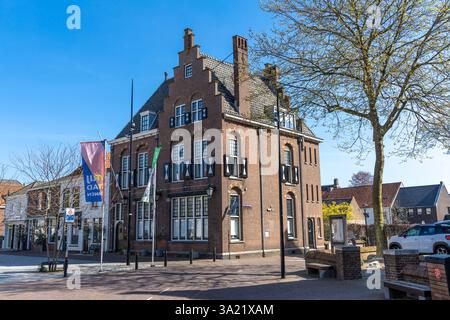 Strada monumentale con case monumentali a Vianen. Foto Stock