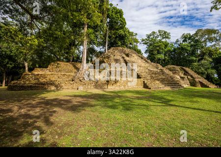 I templi Maya di Cahal Pech sito archeologico a San Ignacio, Belize, America centrale Foto Stock