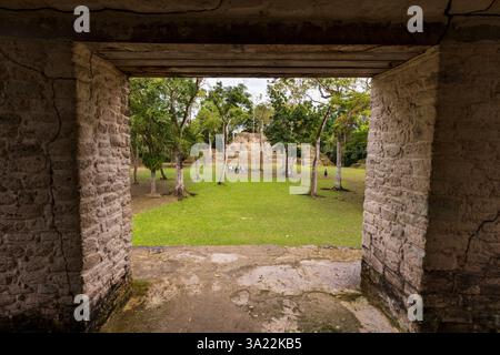 I templi Maya di Cahal Pech sito archeologico a San Ignacio, Belize, America centrale Foto Stock