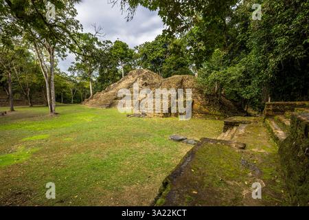I templi Maya di Cahal Pech sito archeologico a San Ignacio, Belize, America centrale Foto Stock