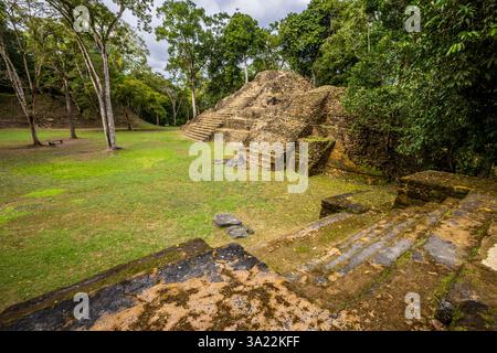 I templi Maya di Cahal Pech sito archeologico a San Ignacio, Belize, America centrale Foto Stock