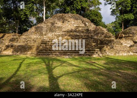I templi Maya di Cahal Pech sito archeologico a San Ignacio, Belize, America centrale Foto Stock
