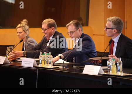 Senningen, Lussemburgo. 11 marzo 2025. Il primo ministro Bart De Wever, nella foto, durante un vertice dei paesi del Benelux, Lussemburgo, Paesi Bassi e Belgio, a Senningen, Lussemburgo. I tre capi di governo discuteranno le principali questioni della politica europea e internazionale. BELGA PHOTO VIRGINIE LEFOUR credito: Belga News Agency/Alamy Live News Foto Stock
