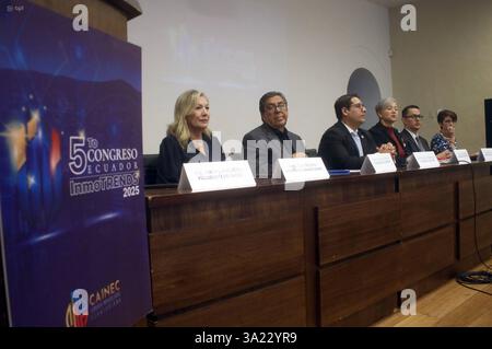 CUENCA LANCIA il 5° Congresso INMOTRENDS Cuenca, Ecuador 11 marzo 2025 presso l'auditorium della vecchia Scuola centrale il lancio del 5° Congresso INMOTRENDS 2025 ecuador Cuenca ospiterà il più grande evento nel settore immobiliare trasformando il futuro del settore con tecnologia 5 0, innovazione e opportunità uniche foto Boris Romoleroux API SOI CUENCA LAUNCHING5TOCONGERSO Foto Stock