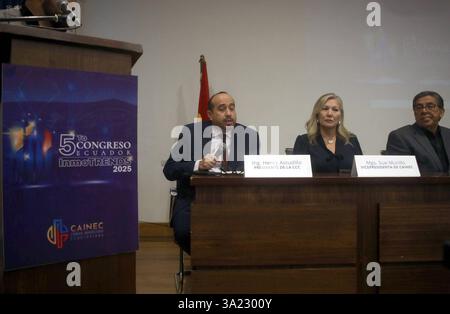 CUENCA LANCIA il 5° Congresso INMOTRENDS Cuenca, Ecuador 11 marzo 2025 presso l'auditorium della vecchia Scuola centrale il lancio del 5° Congresso INMOTRENDS 2025 ecuador Cuenca ospiterà il più grande evento nel settore immobiliare trasformando il futuro del settore con tecnologia 5 0, innovazione e opportunità uniche foto Boris Romoleroux API SOI CUENCA LAUNCHING5TOCONGERSO IN Foto Stock