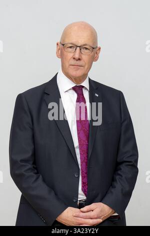 Il primo ministro scozzese John Swinney durante una visita alla St Augustine's RC High School di Edimburgo, per celebrare i 20 anni del programma Active Schools in Scozia. Data foto: Giovedì 29 agosto 2024. Foto Stock