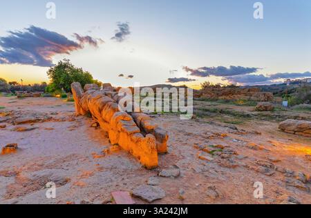 Statua di Telamone, Valle dei Templi, Agrigento, Sicilia, Italia Foto Stock