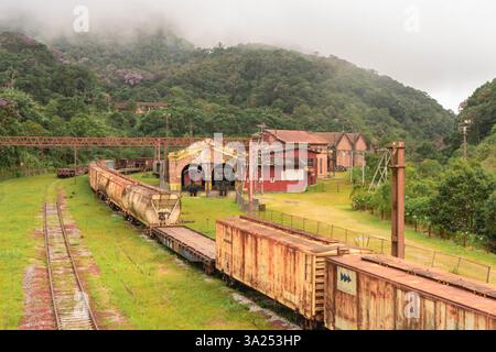 10 marzo 2025. Una stazione ferroviaria britannica abbandonata, a Santo Andre SP Brasile. Foto Stock