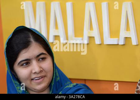 Malala Yousafzai assiste alla prima di "He Named me Malala" a New York al Ziegfeld Theater il 24 settembre 2015 a New York City. BANG MEDIA INTERNATIONAL FAMOUS PICTURES 28 HOLMES ROAD LONDON NW5 3AB REGNO UNITO tel +44 (0) 20 7485 1500 e-mail pictures@famous.uk.com www.famous.uk.com FAM52184 Foto Stock
