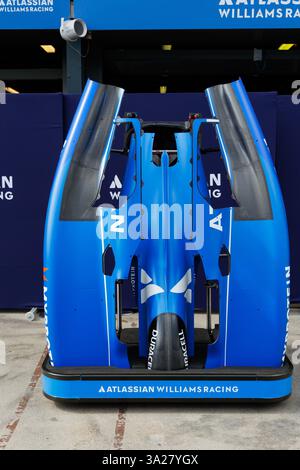 Melbourne, Australia. 12 marzo 2025. Carrozzeria della vettura Williams Racing in pit Lane davanti al Gran Premio di F1 in Australia all'Albert Park Grand Prix Circuit. (Foto di George Hitchens/SOPA Images/Sipa USA) credito: SIPA USA/Alamy Live News Foto Stock