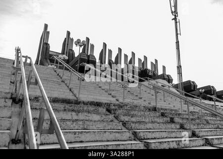 Il Palazzo della Gioventù e dello Sport, precedentemente chiamato boro e Ramiz è una sala polivalente situata a Pristina, in Kosovo. Foto Stock