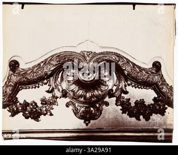 La fotografia di Eugène Atget cattura l'Hôtel de Roquelaure al 246 di Boulevard Saint Germain, evidenziando le sue caratteristiche architettoniche classiche e l'ambiente parigino. Foto Stock