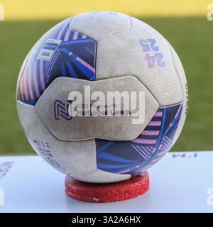 Northampton, Regno Unito. 9 marzo 2025: The Womens National League Football su un piedistallo prima della partita al Northampton Towns Sixfields Stadium Foto Stock