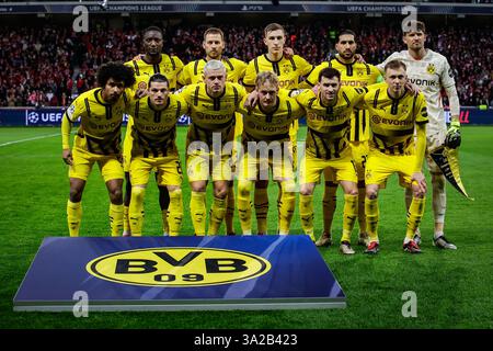 12 marzo 2025, Villeneuve-D'ascq, Francia: Squadra del Dortmund durante la partita di UEFA Champions League tra Lille OSC (LOSC) e Borussia Dortmund allo stadio Pierre Mauroy il 12 marzo 2025 a Villeneuve-d'Ascq vicino Lille, Francia. (Credit Image: © Matthieu Mirville/ZUMA Press Wire) SOLO PER USO EDITORIALE! Non per USO commerciale! Foto Stock