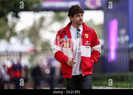 Melbourne, Australia. 13 marzo 2025. Il Ferrari Charles Leclerc di Monaco arriva al paddock davanti al Gran Premio d'Australia di Formula 1 all'Albert Park di Melbourne, Australia, 13 marzo 2025. Crediti: Qian Jun/Xinhua/Alamy Live News Foto Stock