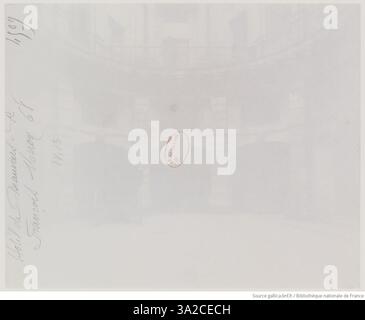 La fotografia di Eugène Atget di Hôtel de Beauvais, al 68 di Rue Francois Miron, Parigi, mostra l'architettura del XVII secolo dell'edificio, collocandolo nel contesto del paesaggio urbano di Parigi dei primi del XX secolo. Foto Stock