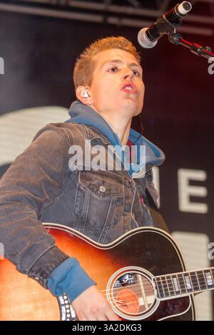 I Vamps si esibiscono al Blackpool Illuminations Switch di Blackpool Lancashire, Regno Unito Foto Stock