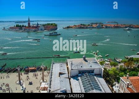 Vista dal Campanile, il campanile di San Marco in direzione del quartiere Dorsuduro e Giudecca, l'isola di San Giorgio, Italia, Venezia Foto Stock