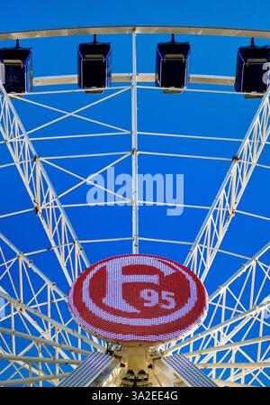 Logo di fortuna Duesseldorf su una ruota panoramica a Duesseldorf, Germania, Renania settentrionale-Vestfalia, bassa Renania, Dusseldorf Foto Stock