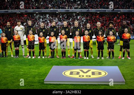 Squadra del Dortmund durante la UEFA Champions League, turno 16, partita di calcio di 2a tappa tra Losc Lille e Borussia Dortmund il 12 marzo 2025 allo stadio Pierre Mauroy di Villeneuve-d'Ascq vicino Lille, Francia - foto Matthieu Mirville/DPPI Credit: DPPI Media/Alamy Live News Foto Stock