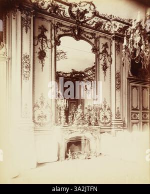 La fotografia di Atget dello Hôtel de Roquelaure, situato a Parigi, cattura il suo significato storico e le caratteristiche architettoniche distintive. Foto Stock