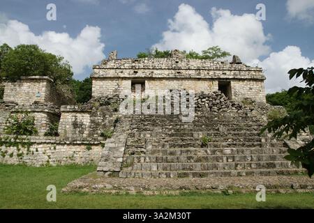 Messico. Yucatan. EK Balam. Struttura 17 (i gemelli). Periodo tardo classico (550 -830 d.C.) Foto Stock