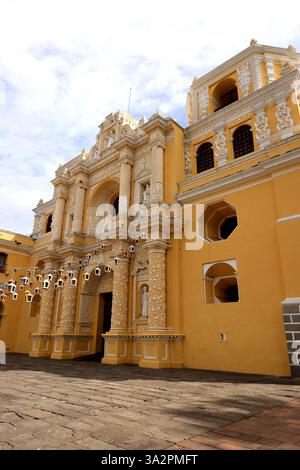 L'Iglesia De la Merced nella città di Antigua, Guatemala Foto Stock